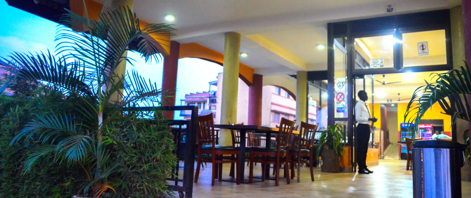 Igar Plaza Cafe - Restaurant Entrance